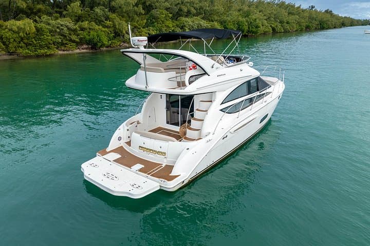 42 to 46 Ft Private Yacht Miami, charter for 2 or 4 hours, 13 ppl